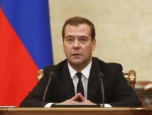 La Russie répliquera à toute nouvelle sanction, dit Medvedev