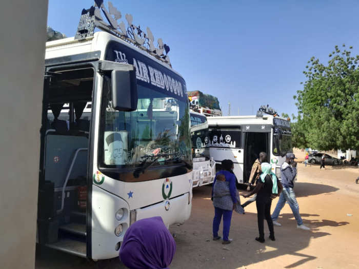 Arrêté portant interdiction de circuler entre 23h et 05 h : des centaines de bus immobilisés à Tambacounda. Arrêté portant interdiction de circuler entre 23h et 05 h : des centaines de bus immobilisés à Tambacounda.