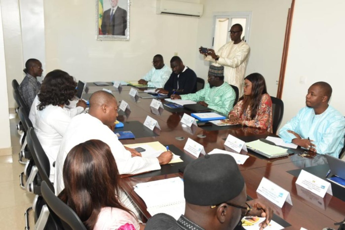 Cérémonie de passation de service à l’ASEPEX : Fatoumata Ba Niang installée dans ses nouvelles fonctions de Présidente du conseil de surveillance de l’agence. Cérémonie de passation de service à l’ASEPEX : Fatoumata Ba Niang installée dans ses nouvelles fonctions de Présidente du conseil de surveillance de l’agence.