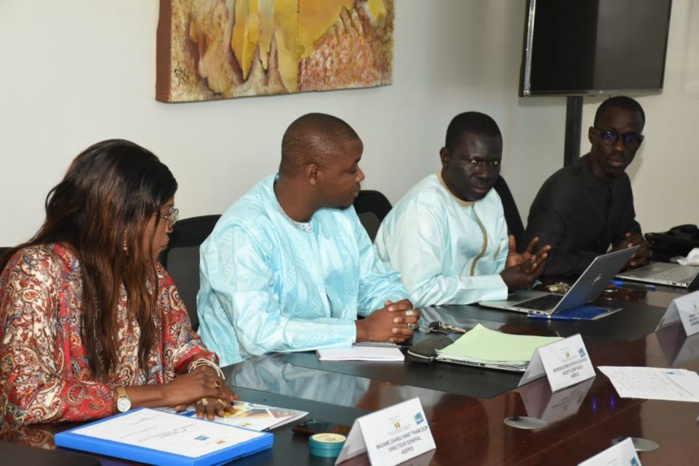 Cérémonie de passation de service à l’ASEPEX : Fatoumata Ba Niang installée dans ses nouvelles fonctions de Présidente du conseil de surveillance de l’agence. Cérémonie de passation de service à l’ASEPEX : Fatoumata Ba Niang installée dans ses nouvelles fonctions de Présidente du conseil de surveillance de l’agence.