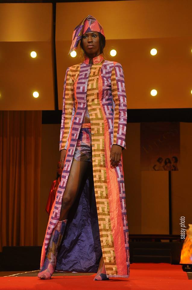 Le mannequin Khadouchou Seck en mode défilé