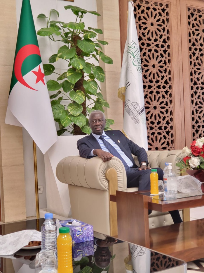 ALGER- Le President de l’Assemblée Nationale prend part aux travaux de l’UPCI et rend visite aux lions à quelques heures de leur 1/2finale de Chan. ALGER- Le President de l’Assemblée Nationale prend part aux travaux de l’UPCI et rend visite aux lions à quelques heures de leur 1/2finale de Chan.