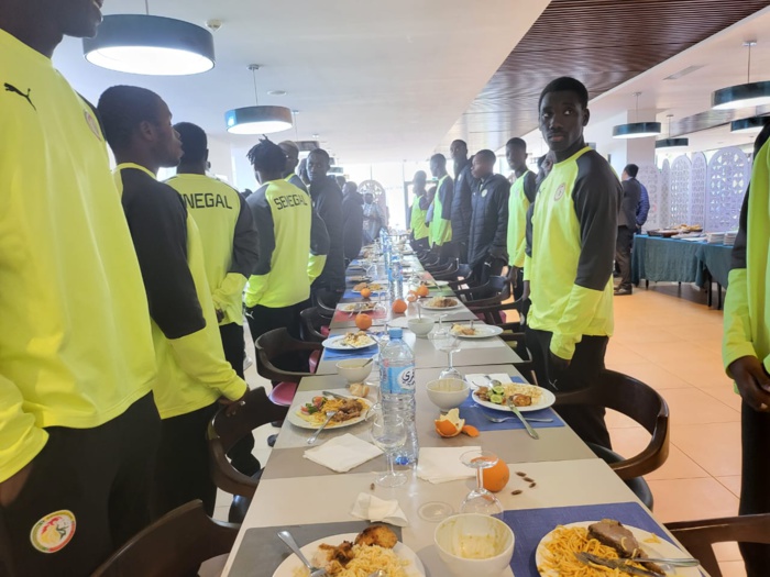 ALGER- Le President de l’Assemblée Nationale prend part aux travaux de l’UPCI et rend visite aux lions à quelques heures de leur 1/2finale de Chan. ALGER- Le President de l’Assemblée Nationale prend part aux travaux de l’UPCI et rend visite aux lions à quelques heures de leur 1/2finale de Chan.