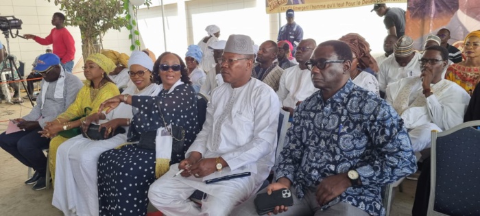 Cérémonie de lancement de la vente des cartes et installations des comités présidée par le Ministre d état Dr Cheikh Kante ( images) Cérémonie de lancement de la vente des cartes et installations des comités présidée par le Ministre d état Dr Cheikh Kante ( images)