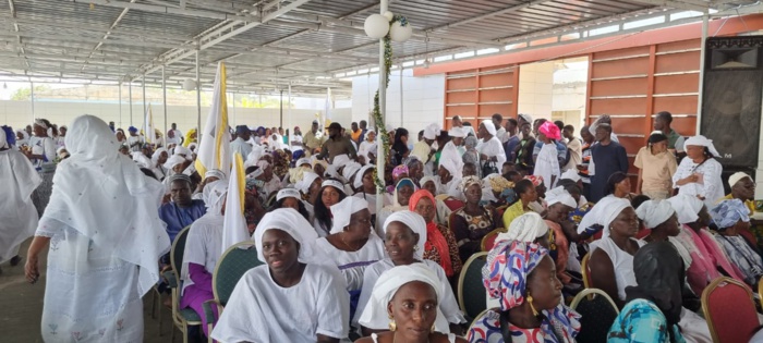 Cérémonie de lancement de la vente des cartes et installations des comités présidée par le Ministre d état Dr Cheikh Kante ( images) Cérémonie de lancement de la vente des cartes et installations des comités présidée par le Ministre d état Dr Cheikh Kante ( images)