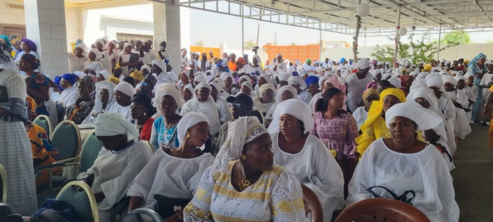 Cérémonie de lancement de la vente des cartes et installations des comités présidée par le Ministre d état Dr Cheikh Kante ( images) Cérémonie de lancement de la vente des cartes et installations des comités présidée par le Ministre d état Dr Cheikh Kante ( images)