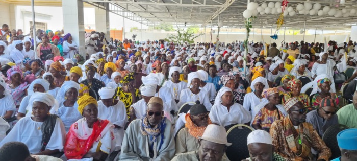 Cérémonie de lancement de la vente des cartes et installations des comités présidée par le Ministre d état Dr Cheikh Kante ( images) Cérémonie de lancement de la vente des cartes et installations des comités présidée par le Ministre d état Dr Cheikh Kante ( images)