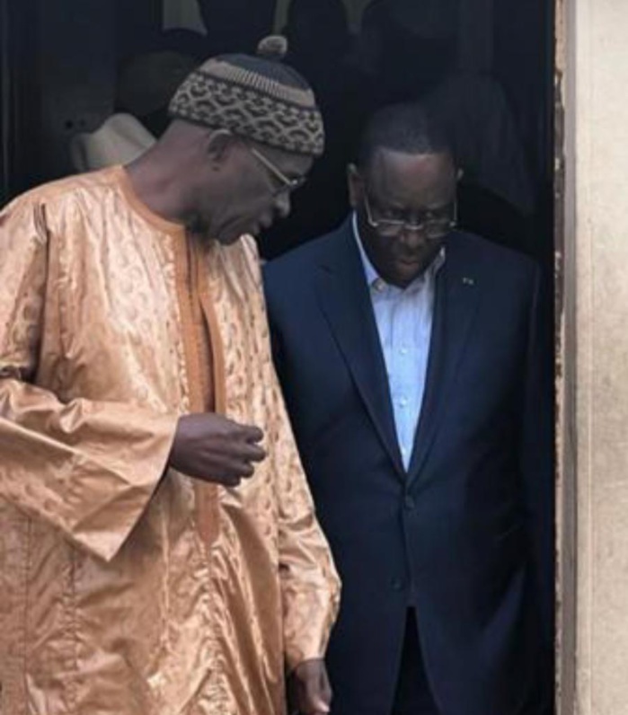 DAKAR- Le Président Macky Sall chez Moustapha Cissé Lô pour … DAKAR- Le Président Macky Sall chez Moustapha Cissé Lô pour …