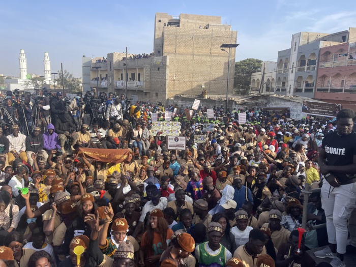 Meeting à Pikine : La démonstration de force de la coalition Benno Bokk Yakaar dans la banlieue Meeting à Pikine : La démonstration de force de la coalition Benno Bokk Yakaar dans la banlieue