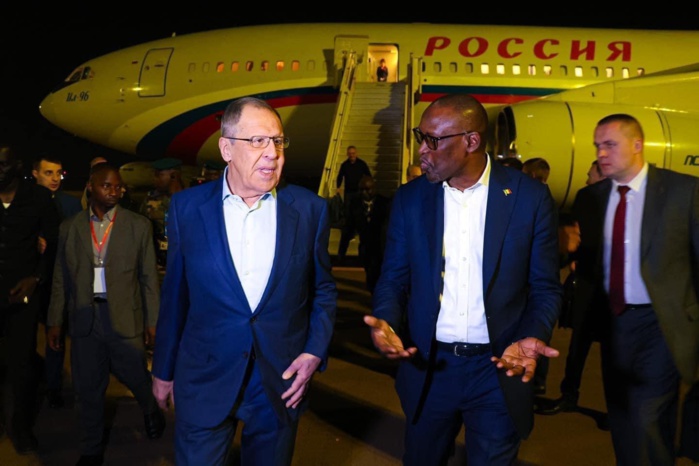 Lavrov arrive au Mali en pleine idylle entre Bamako et Moscou Lavrov arrive au Mali en pleine idylle entre Bamako et Moscou