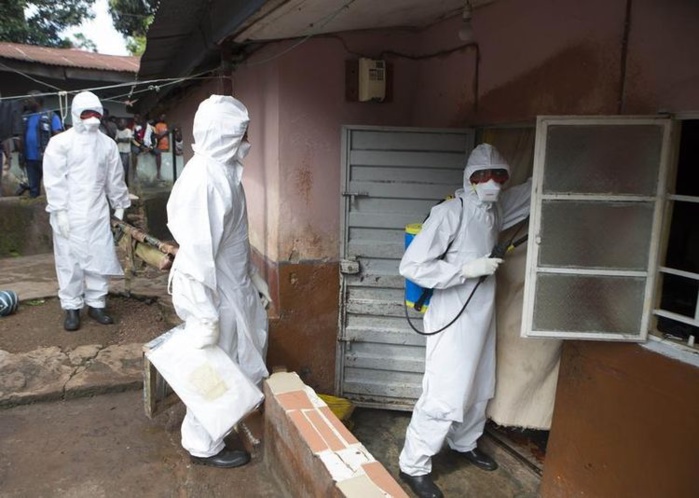 La Russie annonce des vaccins contre Ebola d'ici six mois