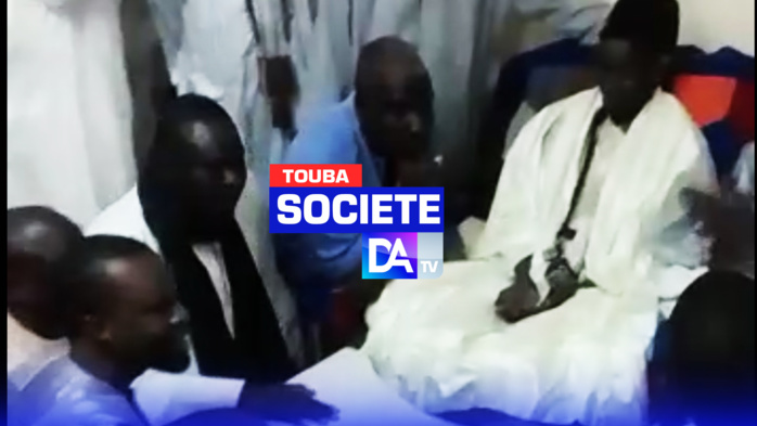 TOUBA- Sonko déjà reçu par le Khalife des Baayfaal prie dans la grande mosquée de Touba