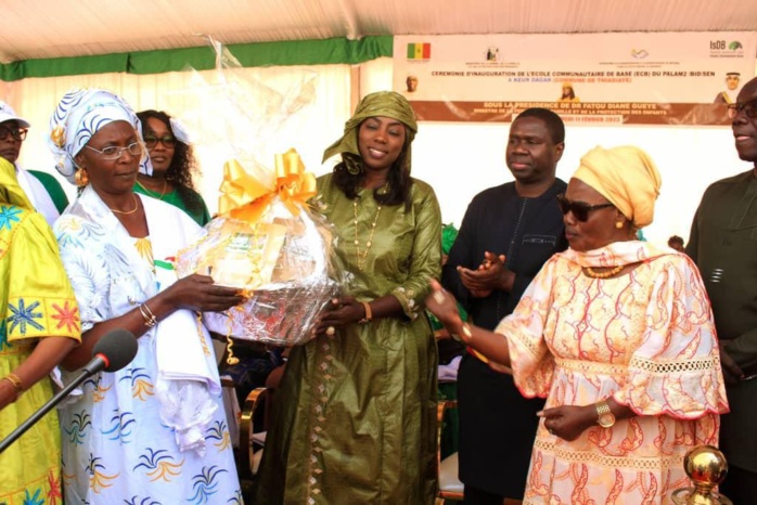 Thiadiaye-Popenguine-Ndayane: La ministre Ndeye Fatou Diané accompagne l’activité des femmes transformatrices Thiadiaye-Popenguine-Ndayane: La ministre Ndeye Fatou Diané accompagne l’activité des femmes transformatrices