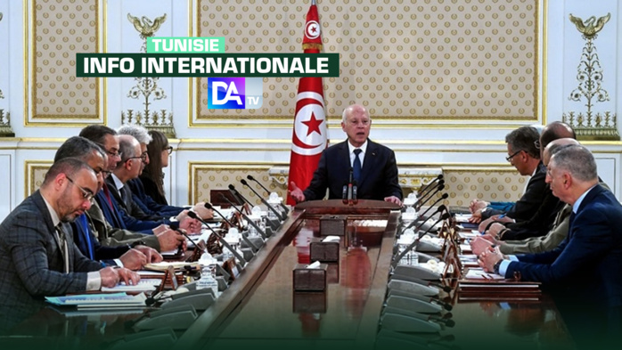 Tunisie: Saied veut des "mesures urgentes" contre l'immigration subsaharienne Tunisie: Saied veut des "mesures urgentes" contre l'immigration subsaharienne