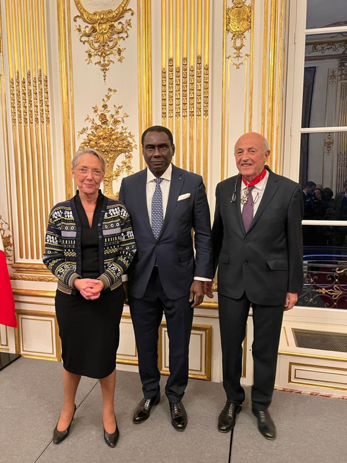 France: le leadership de Macky Sall magnifié à Matignon. France: le leadership de Macky Sall magnifié à Matignon.