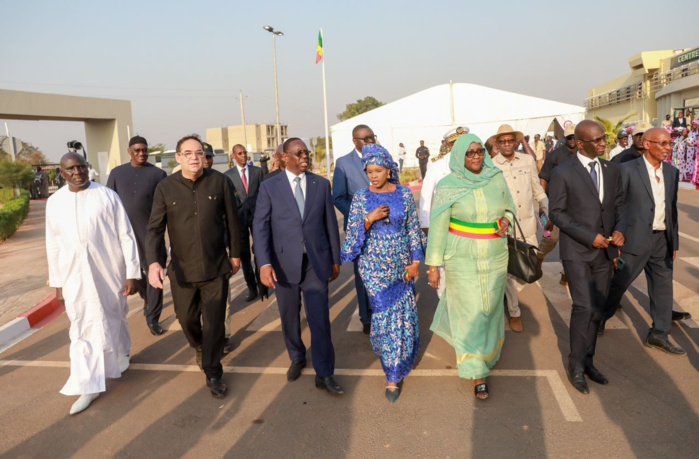 Inauguration de l’hôpital Amadou T. Ba de Sedhiou/ Macky Sall: « Notre objectif, est de favoriser l’accessibilité géographique et la disponibilité des offres de soins de qualité… » Inauguration de l’hôpital Amadou T. Ba de Sedhiou/ Macky Sall: « Notre objectif, est de favoriser l’accessibilité géographique et la disponibilité des offres de soins de qualité… »