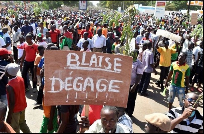BURKINA FASO : le pouvoir recule devant la pression populaire