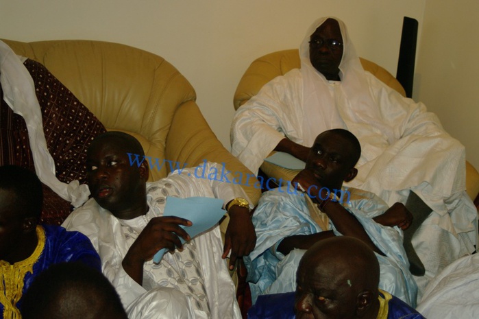 Magal Serigne Abdou Khadre Mbacké : Pape Diouf reçu chez lui par Serigne Bass Abdou Khadre ( images)