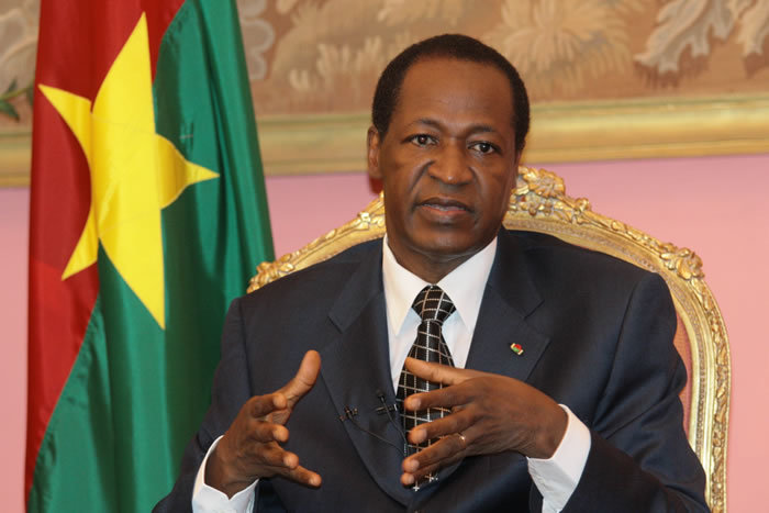 Dernière minute : Blaise Compaoré annonce la dissolution du gouvernement