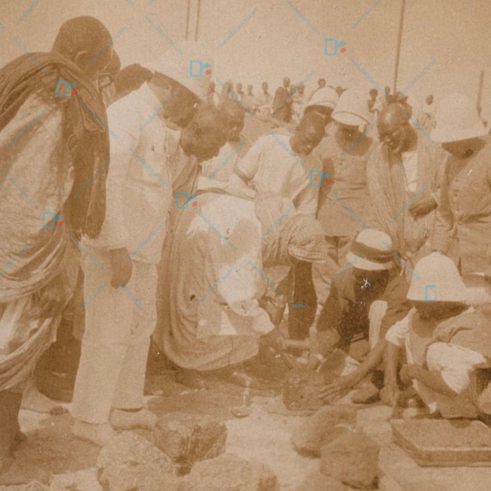 ENCHÈRES À LYON/ 06 photographies originales de Serigne Touba acquises par un Collectif composé de disciples pour un coût de 40 millions FCFA ENCHÈRES À LYON/ 06 photographies originales de Serigne Touba acquises par un Collectif composé de disciples pour un coût de 40 millions FCFA