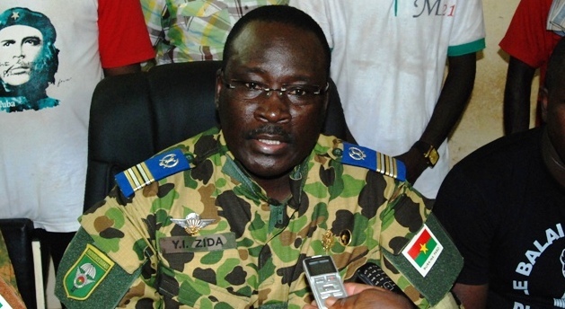 Le lieutenant-colonel Zida a rejoint le palais présidentiel après son allocution et prévoit de rencontrer le général Traoré