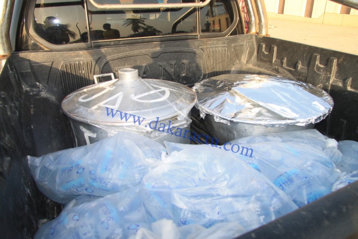 Social : Alé Niang, le fils de Me Madické Niang offre à manger et à boire aux détenus de Reubeuss (IMAGES)