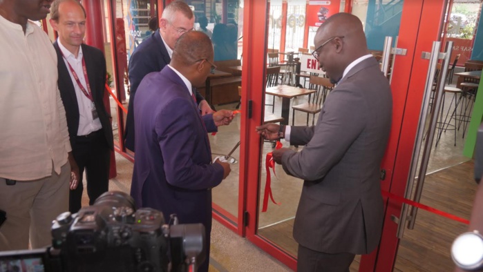 Ce Mardi 14 Mars 2023, la gare TER de Dakar a accueilli en son sein son tout véritable premier Restaurant « le KEPAR KITCHEN ». Ce Mardi 14 Mars 2023, la gare TER de Dakar a accueilli en son sein son tout véritable premier Restaurant « le KEPAR KITCHEN ».