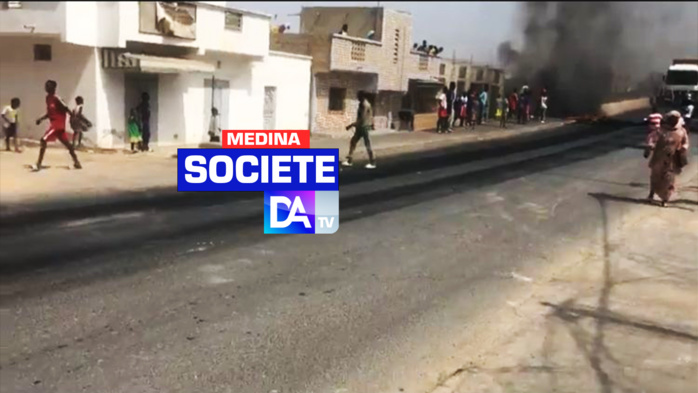 Rufisque : Les pros Sonko barrent la Nationale 1 et la route de Bambilor Rufisque : Les pros Sonko barrent la Nationale 1 et la route de Bambilor