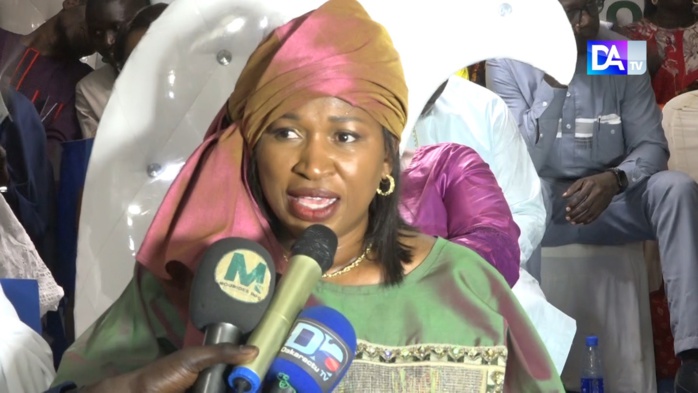 TOUBA - Mme le ministre Victorine Ndeye salue la posture des femmes de Touba qui ont remboursé intégralement un crédit d’1 milliard de frs TOUBA - Mme le ministre Victorine Ndeye salue la posture des femmes de Touba qui ont remboursé intégralement un crédit d’1 milliard de frs