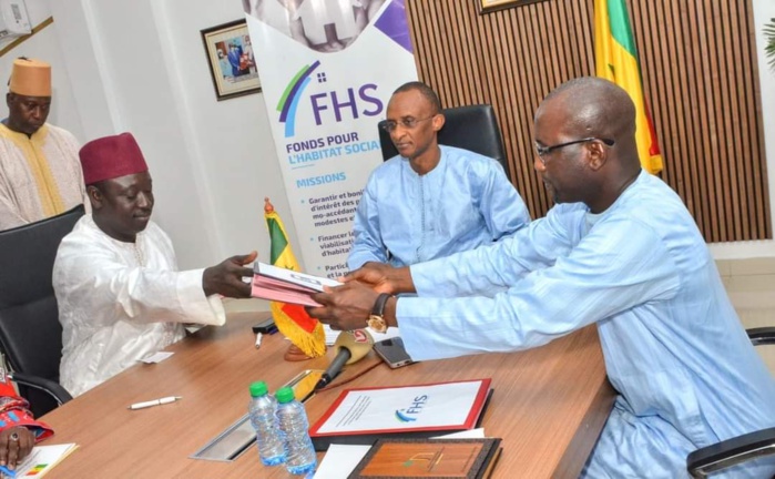 Programme 100.000 logements: Signature de conventions de partenariat entre le FHS, la SICAP-SA et la SN-HLM Programme 100.000 logements: Signature de conventions de partenariat entre le FHS, la SICAP-SA et la SN-HLM