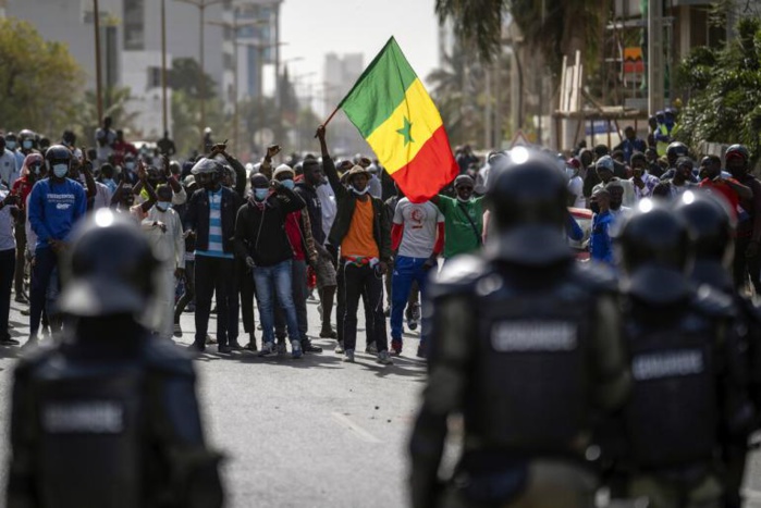 Désobéissance civile dans un contexte de « tensions politiques » : Une forme de contestation utopique au Sénégal ? Désobéissance civile dans un contexte de « tensions politiques » : Une forme de contestation utopique au Sénégal ?