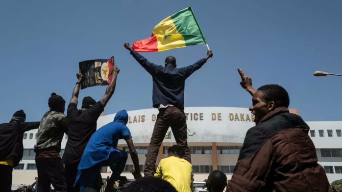 Désobéissance civile dans un contexte de « tensions politiques » : Une forme de contestation utopique au Sénégal ? Désobéissance civile dans un contexte de « tensions politiques » : Une forme de contestation utopique au Sénégal ?