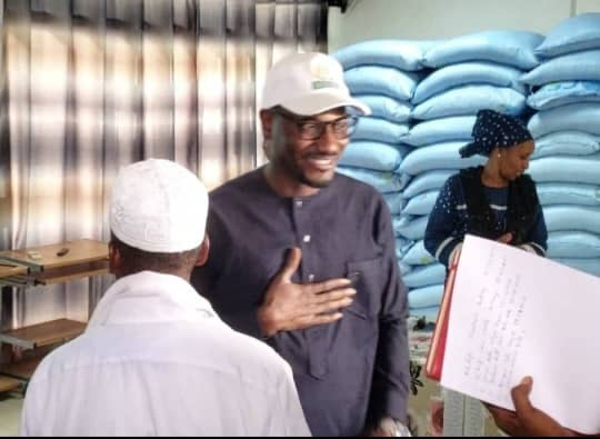 Kédougou/Ramadan 2023 : le maire Ousmane Sylla distribue 25 tonnes de sucre pour assister les populations de la région.