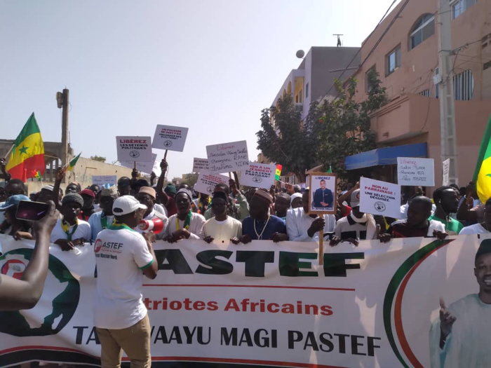 Keur Massar / Marche pacifique : Les Pastéfiens réclament la libération de leurs camarades Keur Massar / Marche pacifique : Les Pastéfiens réclament la libération de leurs camarades