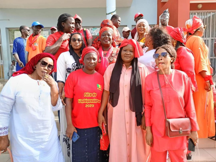 Mairie de Ziguinchor : Les agents municipaux en grève pour exiger l’augmentation des salaires Mairie de Ziguinchor : Les agents municipaux en grève pour exiger l’augmentation des salaires