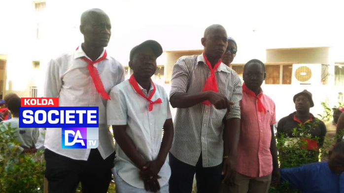 KOLDA : travailleurs municipaux et départementaux en brassards rouges pour réclamer les augmentations de salaire…