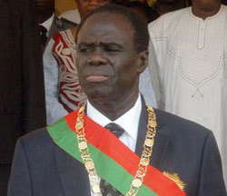 Burkina Faso : investi, Kafando promet de faire identifier le corps de Sankara