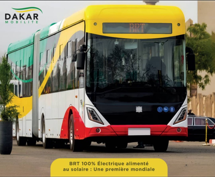  Défilé du 4 avril :  Présentation du premier bus du BRT 100% électrique de Dakar