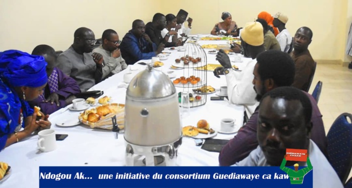 Wakhinane Nimzatt : Le maire Racine Talla initie le débat autour du développement local et de la citoyenneté des jeunes Wakhinane Nimzatt : Le maire Racine Talla initie le débat autour du développement local et de la citoyenneté des jeunes