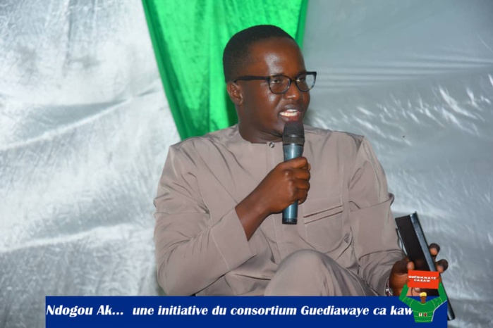 Wakhinane Nimzatt : Le maire Racine Talla initie le débat autour du développement local et de la citoyenneté des jeunes Wakhinane Nimzatt : Le maire Racine Talla initie le débat autour du développement local et de la citoyenneté des jeunes