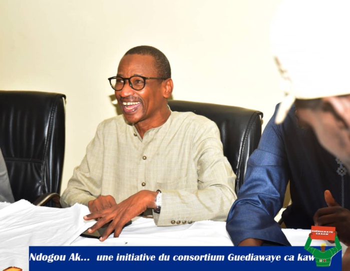 Wakhinane Nimzatt : Le maire Racine Talla initie le débat autour du développement local et de la citoyenneté des jeunes Wakhinane Nimzatt : Le maire Racine Talla initie le débat autour du développement local et de la citoyenneté des jeunes