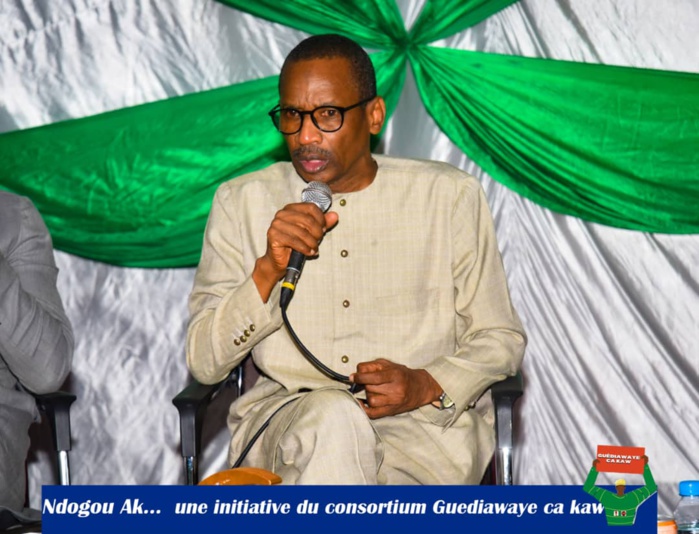 Wakhinane Nimzatt : Le maire Racine Talla initie le débat autour du développement local et de la citoyenneté des jeunes Wakhinane Nimzatt : Le maire Racine Talla initie le débat autour du développement local et de la citoyenneté des jeunes