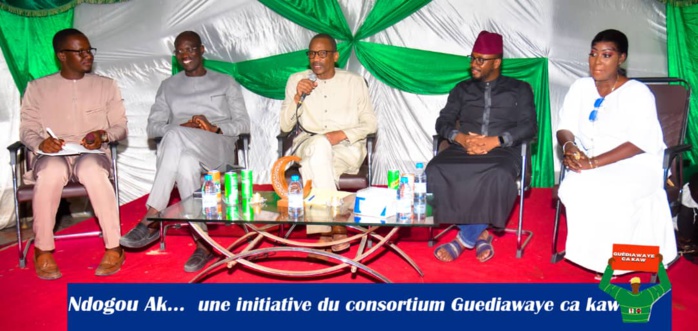 Wakhinane Nimzatt : Le maire Racine Talla initie le débat autour du développement local et de la citoyenneté des jeunes Wakhinane Nimzatt : Le maire Racine Talla initie le débat autour du développement local et de la citoyenneté des jeunes