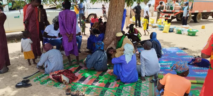 La fondation Senegindia offre des kits en guise de "Soukarou koor" aux villages environnants de Mbane d'un coût global de 42 millions de nos francs. La fondation Senegindia offre des kits en guise de "Soukarou koor" aux villages environnants de Mbane d'un coût global de 42 millions de nos francs.