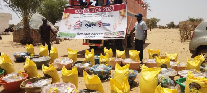 La fondation Senegindia offre des kits en guise de "Soukarou koor" aux villages environnants de Mbane d'un coût global de 42 millions de nos francs. La fondation Senegindia offre des kits en guise de "Soukarou koor" aux villages environnants de Mbane d'un coût global de 42 millions de nos francs.