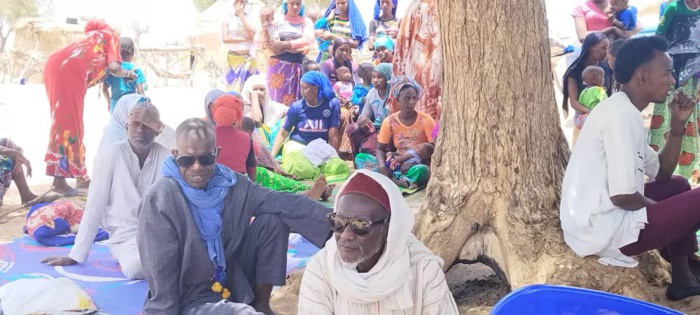 La fondation Senegindia offre des kits en guise de "Soukarou koor" aux villages environnants de Mbane d'un coût global de 42 millions de nos francs. La fondation Senegindia offre des kits en guise de "Soukarou koor" aux villages environnants de Mbane d'un coût global de 42 millions de nos francs.