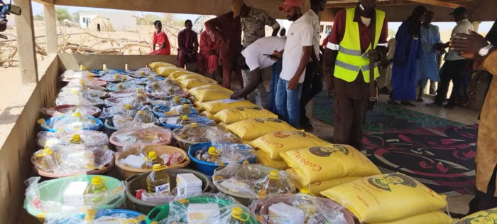 La fondation Senegindia offre des kits en guise de "Soukarou koor" aux villages environnants de Mbane d'un coût global de 42 millions de nos francs. La fondation Senegindia offre des kits en guise de "Soukarou koor" aux villages environnants de Mbane d'un coût global de 42 millions de nos francs.
