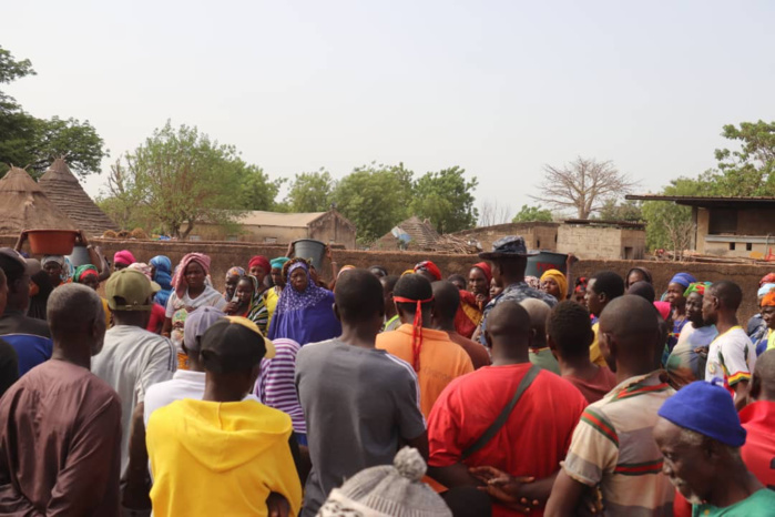 Saraya/pénurie d'eau: La population de Kondokhou bloque la circulation sur l'axe Saraya-Saiensoutou Saraya/pénurie d'eau: La population de Kondokhou bloque la circulation sur l'axe Saraya-Saiensoutou