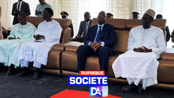Rufisque/Décès du père du ministre de la justice: Macky SALL est venu présenter ses condoléances Rufisque/Décès du père du ministre de la justice: Macky SALL est venu présenter ses condoléances
