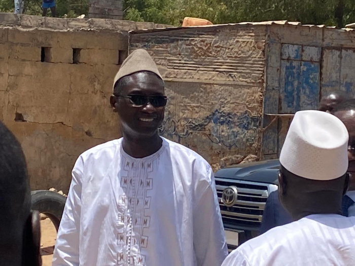 Rufisque/Décès du père du ministre de la justice: Macky SALL est venu présenter ses condoléances Rufisque/Décès du père du ministre de la justice: Macky SALL est venu présenter ses condoléances